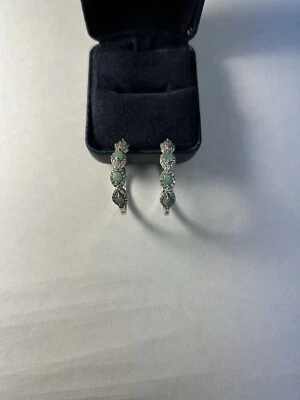 Pendientes de piedra verde de plata de ley Foto 1 de 3