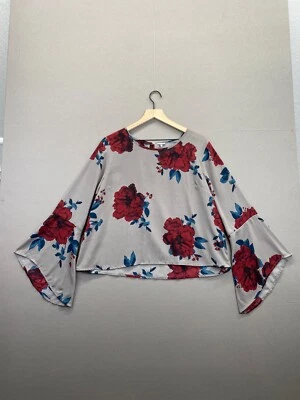 Blusa floral gris manga campana cuello redondo Charlotte Russ para mujer talla X-grande " Foto 1 de 4