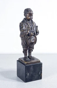 ⚜️ SCULTURA BRONZO VINCENZO BENTIVEGNA BAMBINO SCOLARO RAGAZZINO EPOCA STATUA - Foto 1 di 14