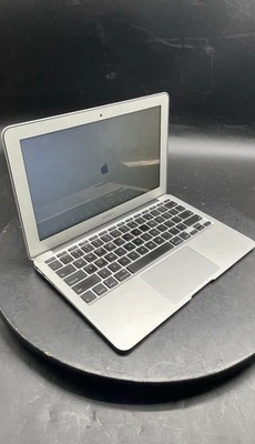 Apple MacBook Air 11" A1370 final de 2010 laptop 2GB RAM 120GB armazenamento High Sierra - Imagem 1 de 4