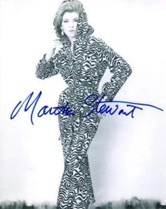 Martha Stewart Signed Autograph 8x10 Photo - Iconic Businesswoman & Model - Picture 1 of 4