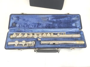 Bundy II The Selmer Company Flute Silver Plated w/ Hard Case - Picture 1 of 12