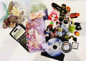 Gemischtes Trödel Schubladen Konvolut Vintage Modeschmuck, Perlen, Spiele, Spielzeug 40+ Artikel - Bild 1 von 5