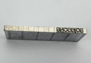 SOISSONS - PLAQUE IMPRESSION / TAMPON IMPRIMERIE EN INOX - VILLE FRANCE 5x2,5cm - Picture 1 of 1