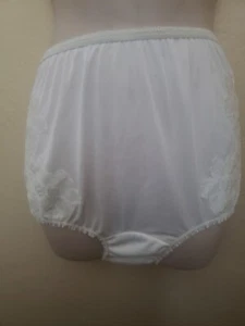 Mutandine bianche vintage nonna gusset nylon e pizzo Val Tric, taglia 5 - Foto 1 di 9
