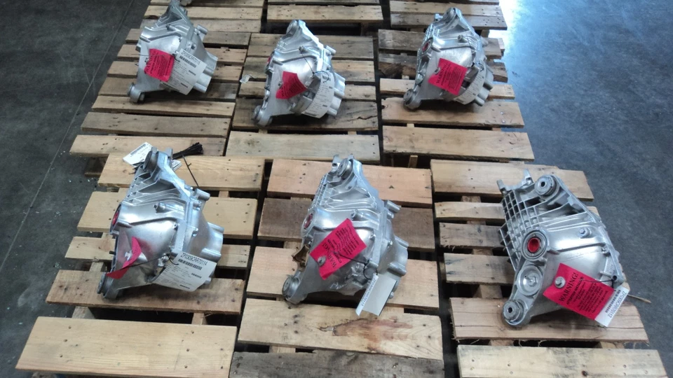 2005 2006 Dodge Magnum Rear Differential Carrier Assembly 3.90 Ratio 133k OEM - Image 1 of 3