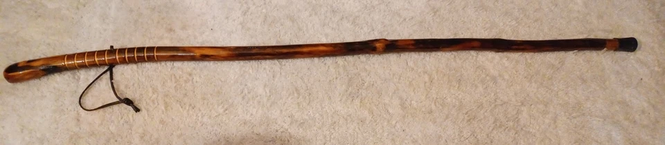 47" Hermoso Bastón Hecho a Mano GRAN Artesanía, Alto Brillo Foto 1 de 4