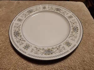 10 3/4 Dinner Plate Nitto Hanover 4867 Blue Flower Pattern - Picture 1 of 5