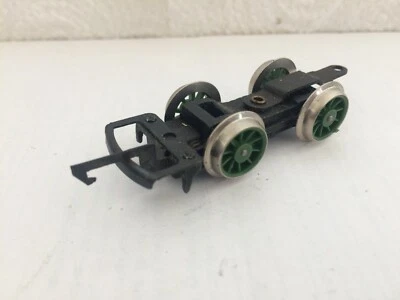HORNBY FLYING SCOTSMAN 4472 60103 APPLE GREEN FRONT BOGIE BRIGHT TREADS R850 - Image 1 of 3