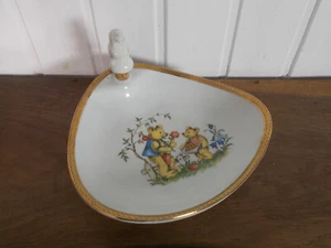 Assiette bouillie bébé  bouchon LIMOGES FRANCE  forme triangle 2 ours gateau - Picture 1 of 6