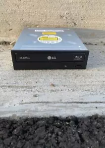 LG 16x Blu-ray/DVD/CD SATA Internal Rewriter Drive M-DISC Black WH16NS40 - Foto 1 di 6