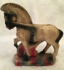 Vintage Trojanisches ausgefallenes Pferd Kreidegeschirr Karneval Statue Vergnügungspark Jahrmarkt Preis - Bild 1 von 5