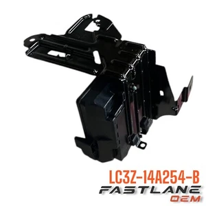 2020-2022 FORD F350 SUPER DUTY FUSE AND RELAY CENTER BRACKET NEW OEM LC3Z14A254B - Picture 1 of 11