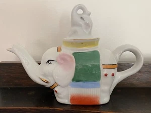 Teiera elefante in porcellana vintage con coperchio animale bambino - Foto 1 di 7