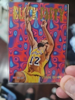 Vlade Divac 1995-96 NBA Hoops Block Party Lakers #5   *9650* - Image 1 of 2