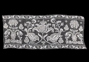 Antique handmade filet lace textile Renaissance pattern birds flowers tree life - Picture 1 of 8