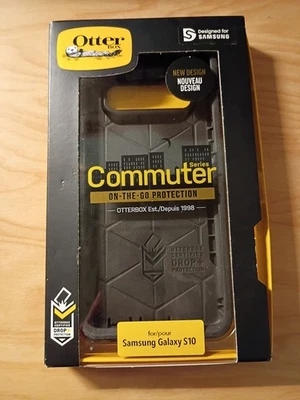 Funda rígida Samsung Galaxy S10 OtterBox negra de doble material Foto 1 de 3