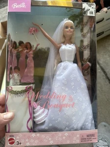 Muñeca Barbie con ramo de boda Mattel 2003 con pastel de boda y caja sellada - Imagen 1 de 1