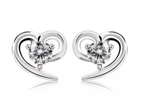 Pendientes de tachuelas de diamantes con acabado de oro blanco corte corazón individuales creados para mujer joyería - Imagen 1 de 5