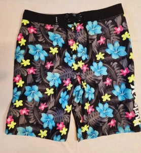 HURLEY Black CABANA FLORAL BOARDSHORTS SWIM SHORTS 9" INSEAM BOYS 16/28 WAIST - Picture 1 of 2