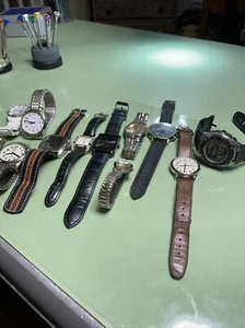 One Dozen Used Watches For Repair Or Parts Lot #33A - Bild 1 von 5