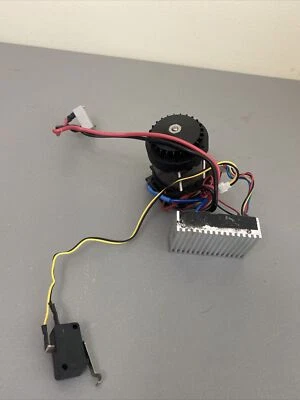 Motor de pieza recortadora Ryobi P2608VNM con tablero de control 205418001 pieza OEM Foto 1 de 4