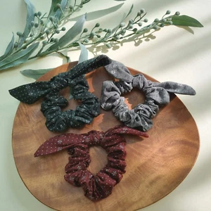 Vintage Handarbeit Blumenmuster Scrunchy Haargummi mit Schleife Schwanz für Frauen Mädchen - Bild 1 von 12