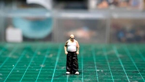 Kepopic Miniature Figure Scale 1/64 For Diecast - Picture 1 of 3