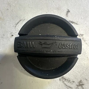 2009-2010 2012-2016 BMW 528I XDRIVE F10 - Engine OIL CAP 8507153 - Picture 1 of 4
