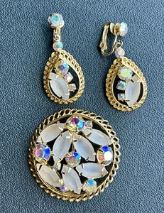 VINTAGE JULIANA OPEN BACK FROSTED GLASS AB BROOCH & CLIP EARRINGS SET. C - Picture 1 of 19
