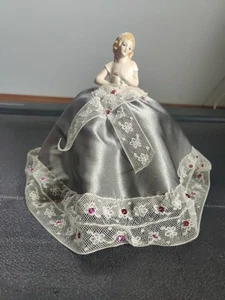 Antigua media muñeca victoriana de porcelana dama estatuilla prendedor cojín noción de costura - Imagen 1 de 8