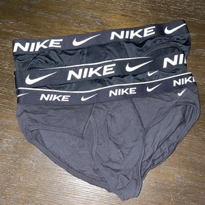 3 BRANDNEUE schwarze Nike Unterwäsche Große/XL - Bild 1 von 4