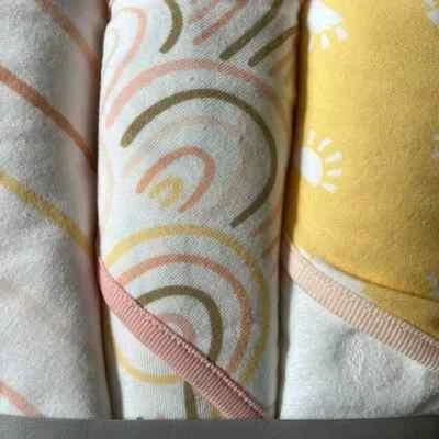 3 Set Target Cloud Island Infant Baby Hooded Bath Towels yellows NEW - Image 1 of 2