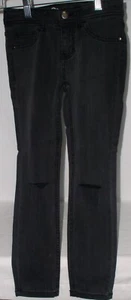 VERY CUTE PAIR OF BLACK LITTLE GIRLS SKINNY JEANS BLADE CUT KNEES ART CLASS SIZE - Picture 1 of 7