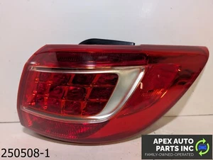 OEM 2011-2013 Kia Sportage 2.4L PASSENGER RIGHT SIDE QUARTER TAIL LIGHT - Picture 1 of 8