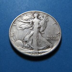1939-S WALKING LIBERTY HALF DOLLAR ~ 90% SILVER ~ COMBINED SHIPPING ~ LOT D564