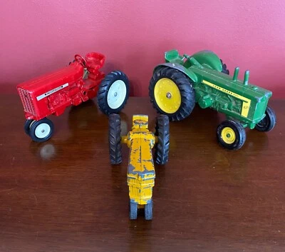 Diecast Ertl Tractors Lot Vintage Minneapolis Moline International John Deere - Image 1 of 4
