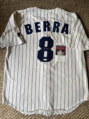 Camiseta autografiada por Yogi Berra de los Yankees de Nueva York autenticada por la JSA Foto 1 de 4