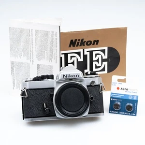 *SERVICED* Nikon FE Body Chrome Classic 35mm Camera 2 NEW LIGHT SEALS, Near Mint - Photo 1 sur 19