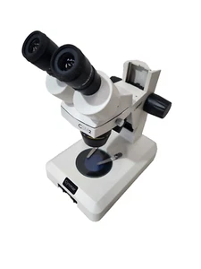 Cynmar CSM2 Labomed Microscope - Picture 1 of 7