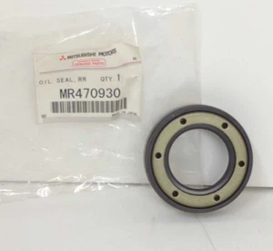New OEM Mitsubishi Rear Axle Oil Seal 1999-2007 Montero IO Pajero PININ MR470930 - Picture 1 of 6
