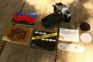 Nikon FG Kamera Vintage Nachlass Fund 35-105 mm Zoomobjektiv NR - Bild 1 von 12