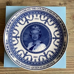 Wedgwood Celebrate The Golden Jubilee Of H.M. Queen Elizabeth 11 Plate In Box - Picture 1 of 2