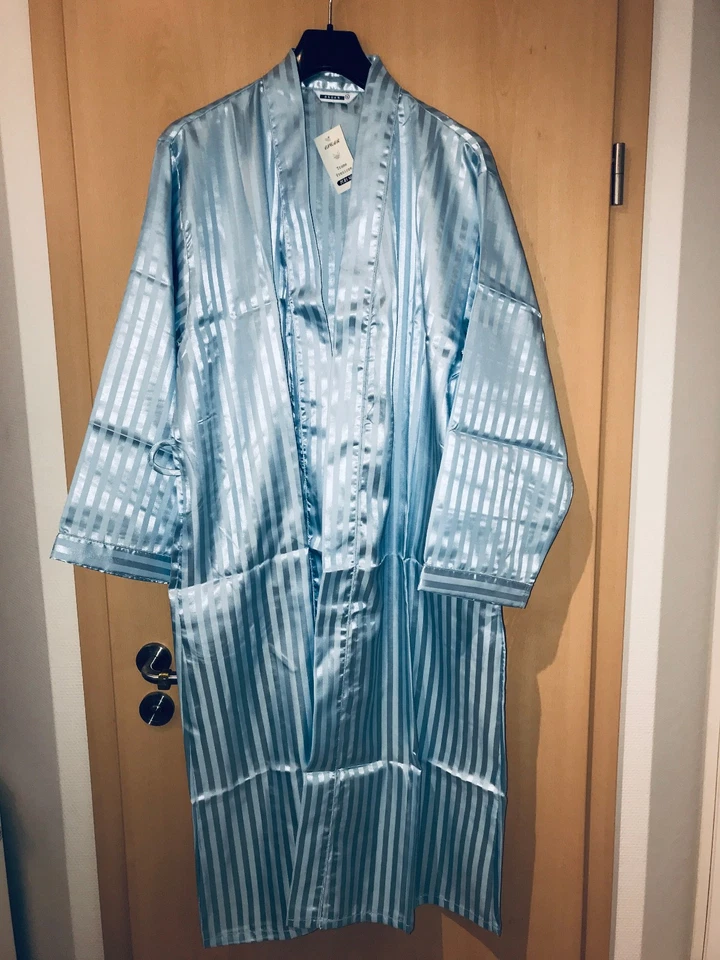 Morgenmantel  Seidenmantel 100% Seide Pura Seta Gr.L  blau himmelsblau  neu OVP - Bild 1 von 3