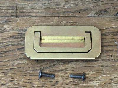 Pequeño cajón de campaña de latón Henredon vintage raro años 60-70 tirador 3 c-c Foto 1 de 4