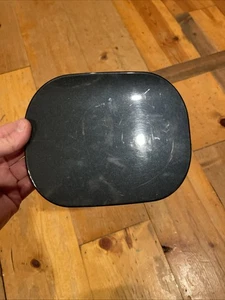 🏁2018-23 CHEVY TRAVERSE FUEL TANK FILLER DOOR POCKET LID FLAP COVER SILVER OEM - Bild 1 von 10