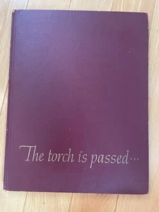 The Torch Is Passed Death of a President JFK 1963 Associated Press Vintage Book - Foto 1 di 5