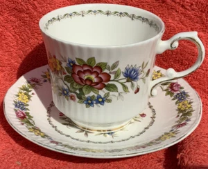 Vintage Elizabethan Fine Bone China “Tamarin” Tea Cup & Saucer - Picture 1 of 8