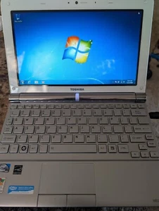 10" Toshiba NB 205 Windows 7 Vintage 160GB HDD 1GB RAM - Imagen 1 de 3