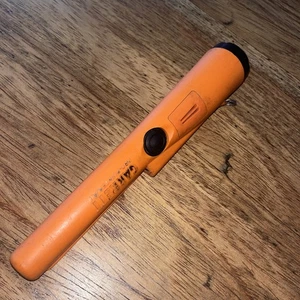 Garrett Pro-pointer AT Pinpointer Metal Detector - Picture 1 of 3